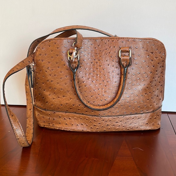 Bueno Purse - Picture 1 of 1
